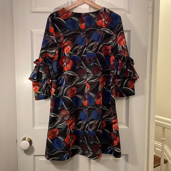 Imperial floral dress - Picture 2 of 3